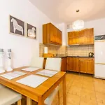 아파트 Victus Blue With Parking And Terrace By Renters *